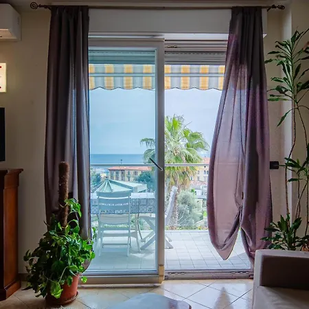Casa Della Nonna Διαμέρισμα Ospedaletti